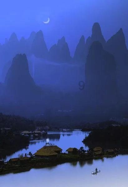 里面这些小泡泡是什么东西啊，有异物感吞东西会痛？游戏画面