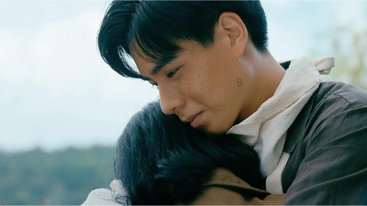 救援活泼小男孩